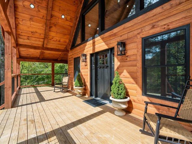 151 Valley Way
