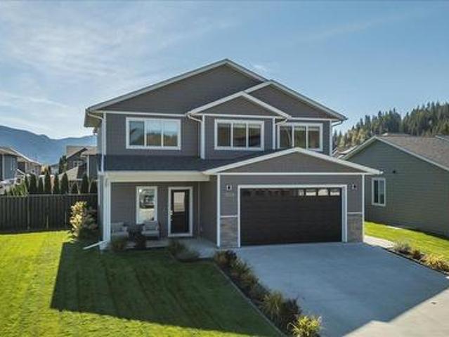 1524 Aspen Lane, Castlegar, BC, V1N 4X8 house for sale | Listing ID 10402 | Royal LePage