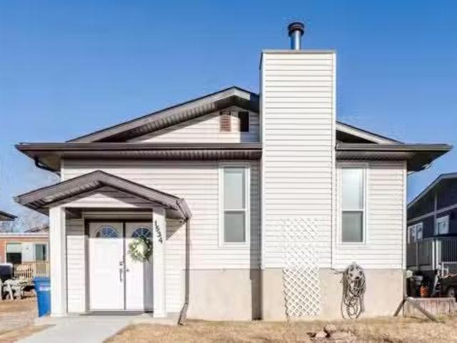 1524 Big Springs Way Se, Airdrie, AB, T4A 1N2 house for sale.