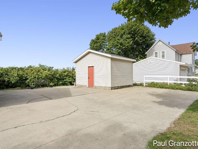 1524 Lakeshore Drive