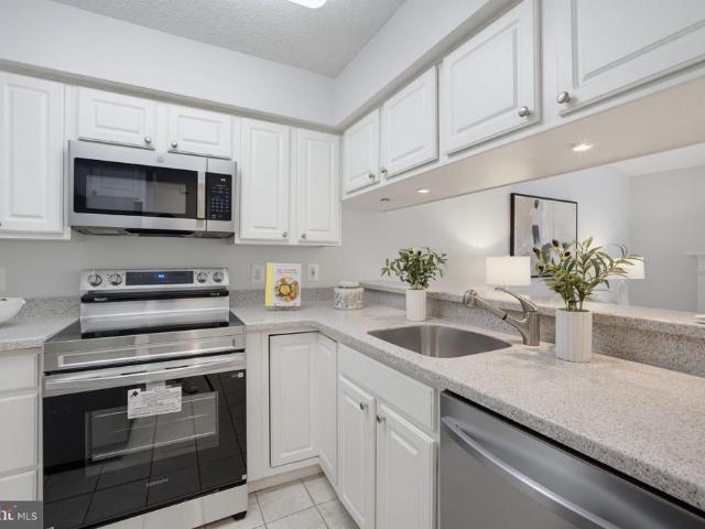 1524 Lincoln Way # 407