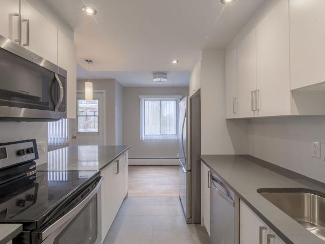 1525 Avenue Victoria