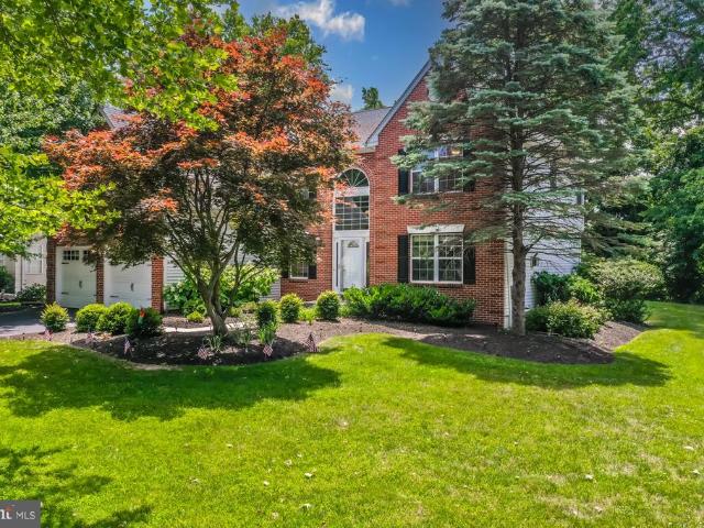 1525 Colonial Drive