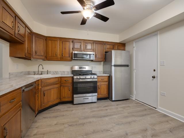 1525 Columbia Court