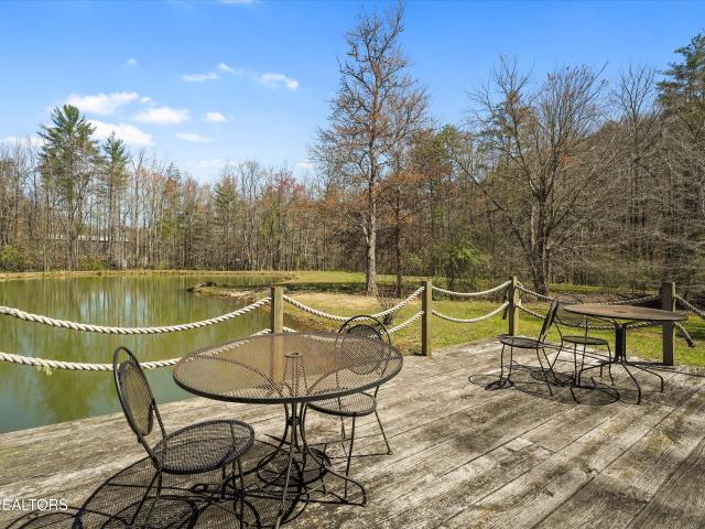 1525 Cove Lane