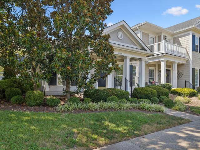 1525 Stratford Hall Cir