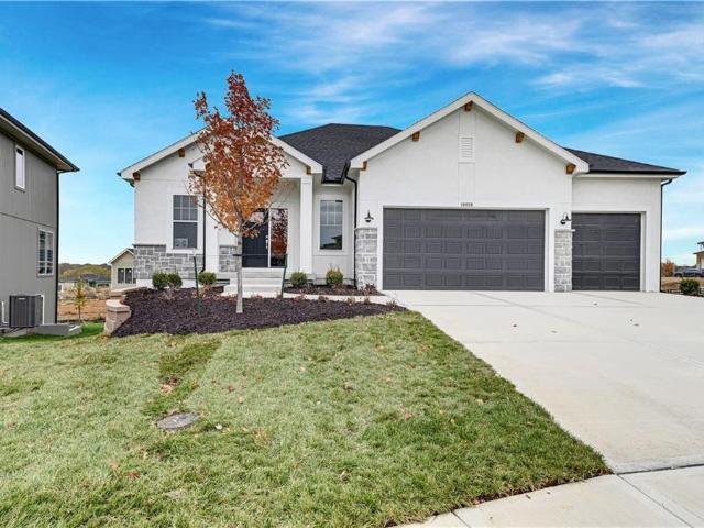 15260 W 161st Ct, Olathe, KS 66062 | MLS #2575