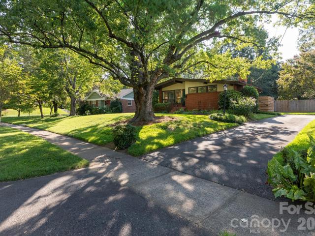 1526 Briarfield Drive