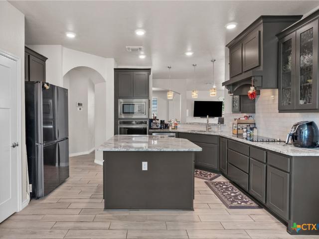 1527 Mountain Crest Cove