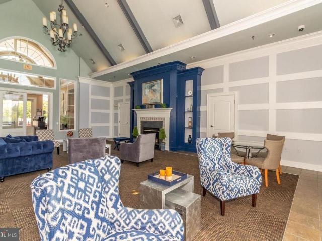 1527 Grosbeak Court