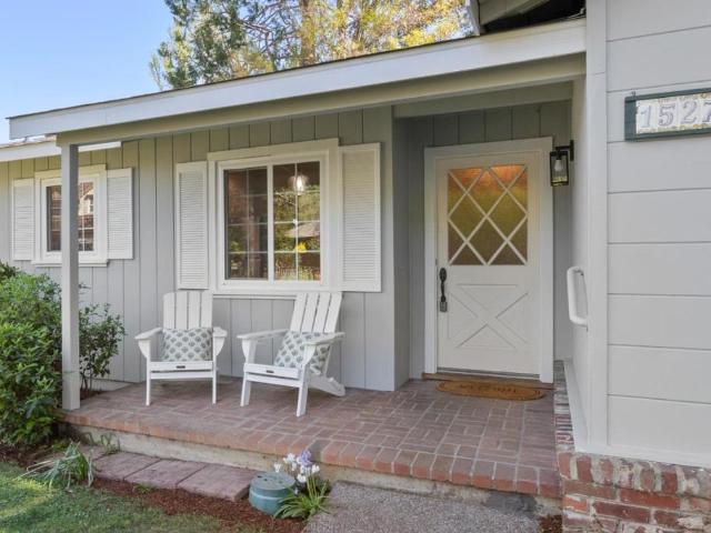 1527 Laurel Place