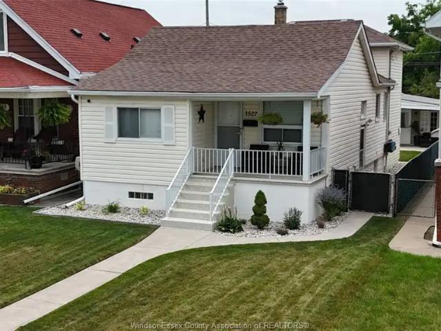 1527 Pierre