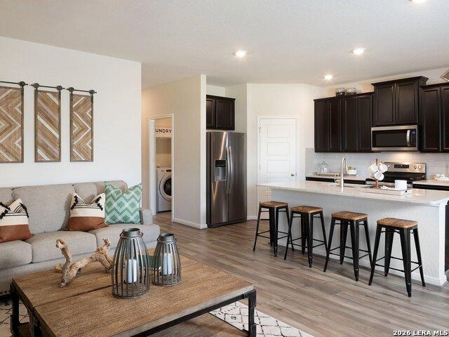1527 Ravine Way