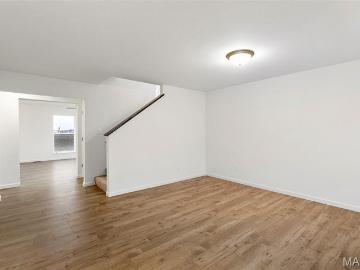 1527 Winding Mdws Dr, Fenton, MO 63026 | MLS #26008