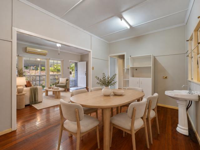 1528 Creek Road, CARINA, QLD 4152