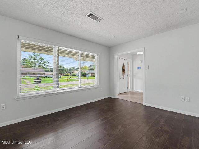 15290 N Parkwood Drive