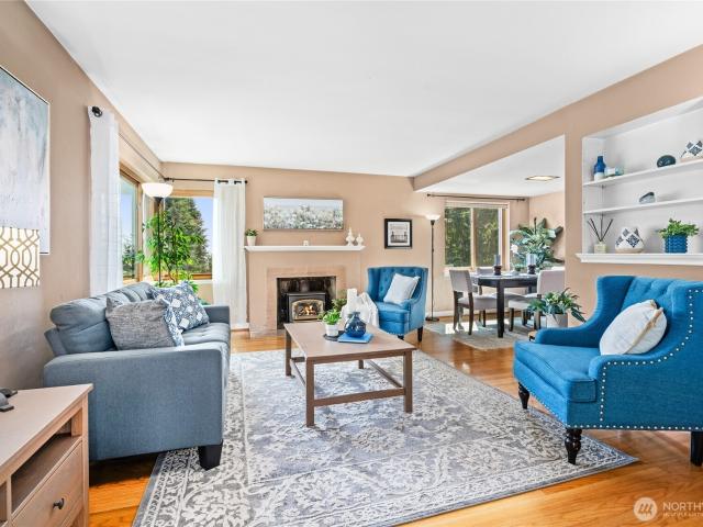 1529 NE 94th Street
