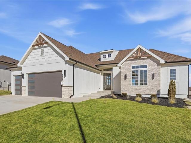 1520 NE Stewart Pl, Lee's Summit, MO 64064 | MLS #2601