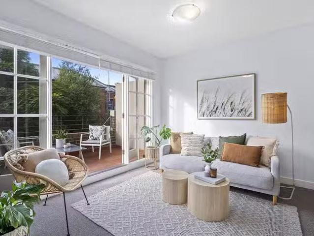 15/221 Dandenong Road, Windsor, VIC 3181
