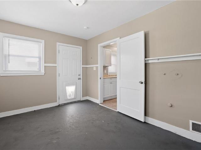 1522 W Walnut Street