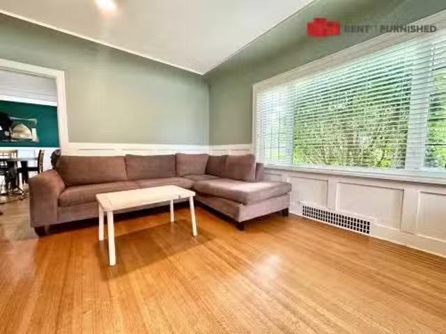 1522 8Th Avenue, Vancouver, BC, V3M 2S4 house for lease Lis.