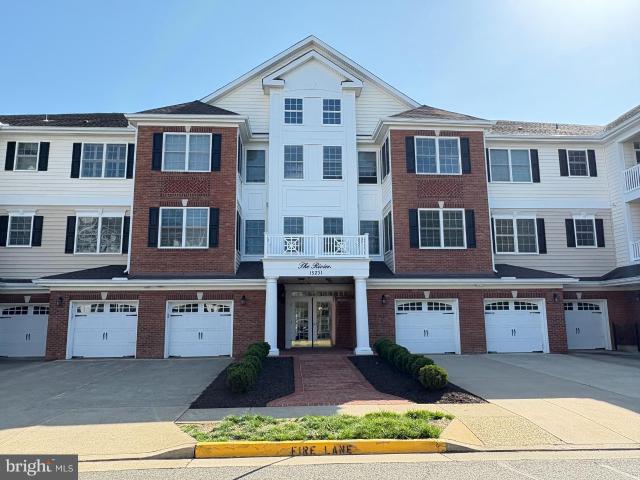 15231 Royal Crest Dr, Unit 204, Haymarket, VA 20169 | MLS #VAPW2116