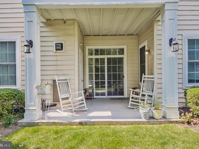 15231 Royal Crest Drive # 101