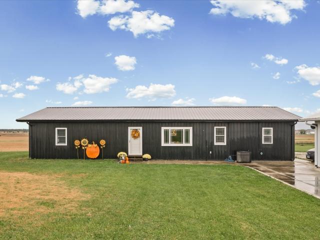 1523 county road 3300 n