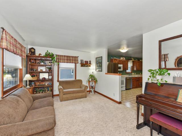 1523 E Tripoli Ave