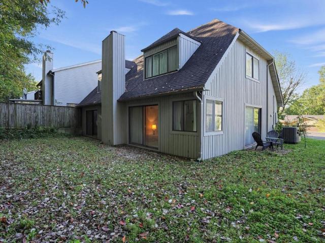 1523 Lake Forest Dr