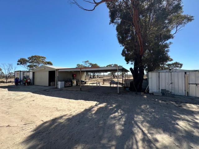 152 acres lifestyle property with weekender set up