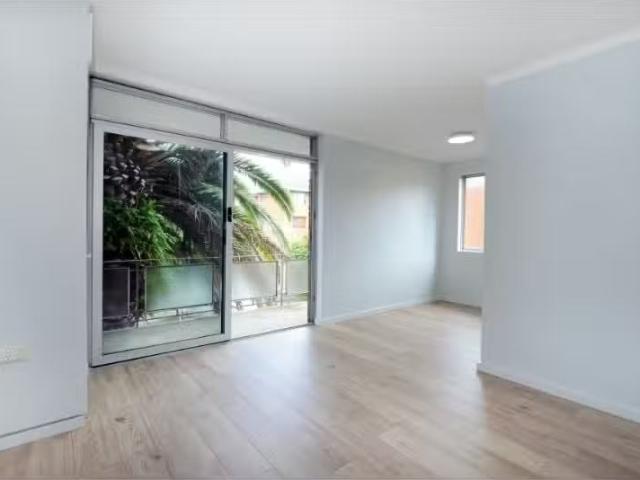 15/2 Greenwood Place, Freshwater Apartment for rent Listed by.
