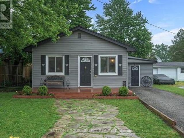 152 Elm Street, West Elgin West Lorne, ON, N0L 2P0 house for sale | Listing ID X13656 | Royal LePage