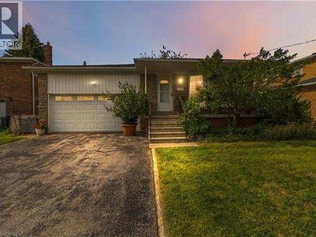 152 Hilda Avenue, North York, ON, M2M 1V9 house for sale | Listing ID 40865 | Royal LePage