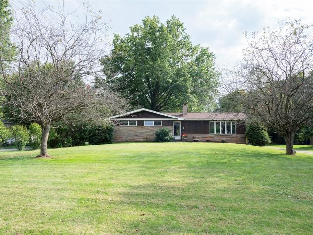 152 Oak Ridge Dr