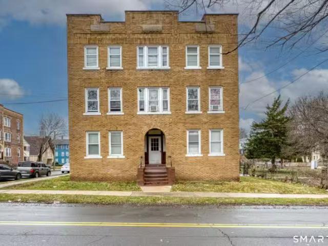 152 Oak St #1S, New Britain, CT 06051 MLS 24160458