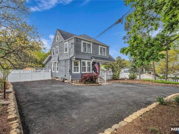 152 Long Hill Road