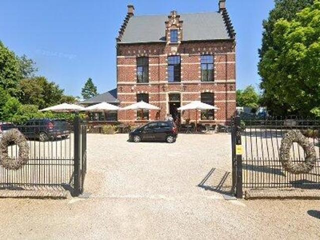 152 m2 apartment for rent in Horebeke