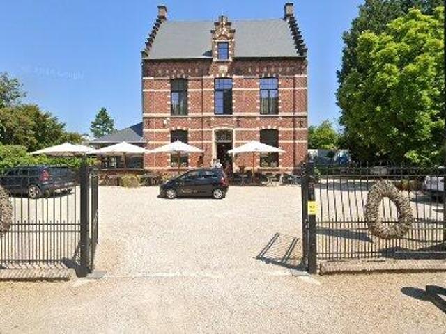 152 m2 apartment for rent in Horebeke