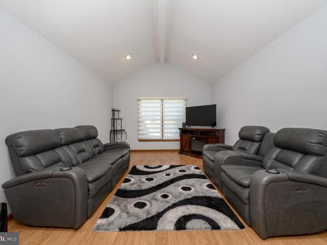 152 Nautilus Drive