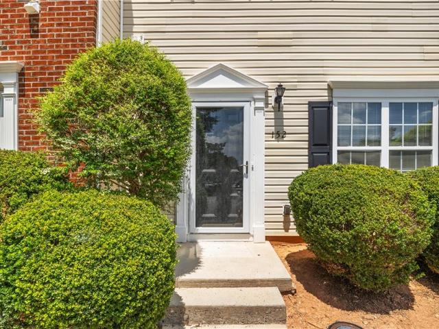 152 Queensberry Court