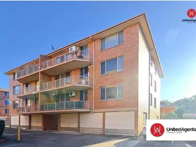 15/2 Riverpark Drive, LIVERPOOL House for rent Listed by Anth.