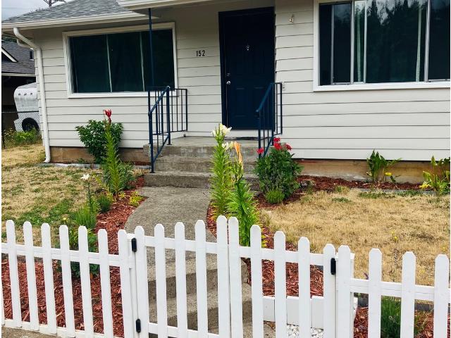 152 w c st