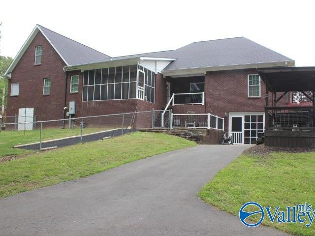 152 West Drive