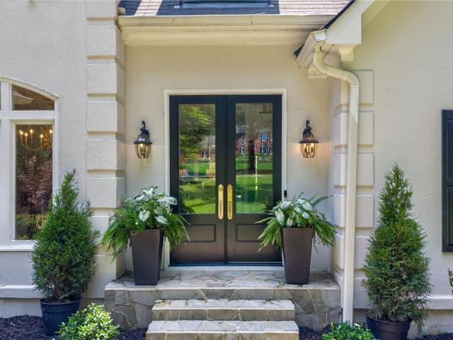 152 Thornhill Drive