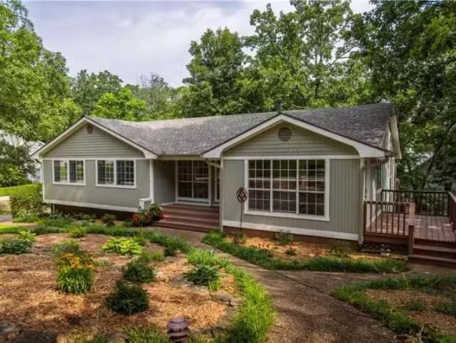 1534 E CENTURY DR, FAYETTEVILLE, AR 72703