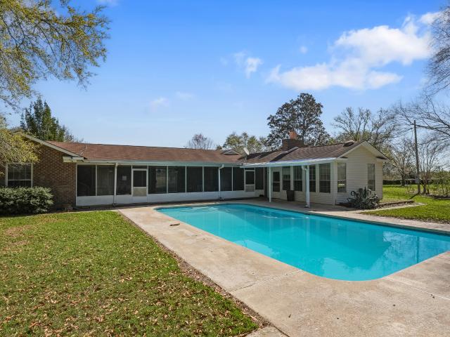 1535 Clifford Jones