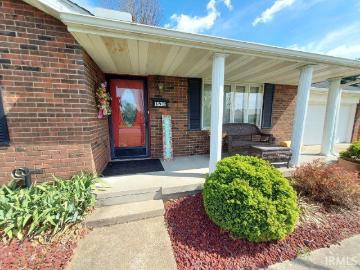 1536 Gregory Lane