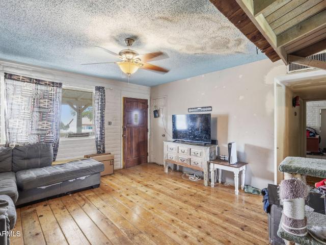 1530 n wyatt lane