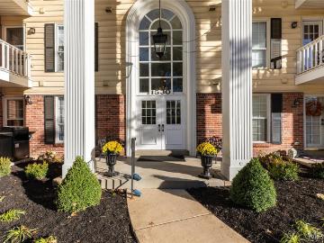1530 Bedford Forge Ct, Unit 15, Chesterfield, MO 63017 | MLS #25070